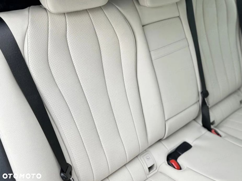 Mercedes-Benz Klasa E - 14