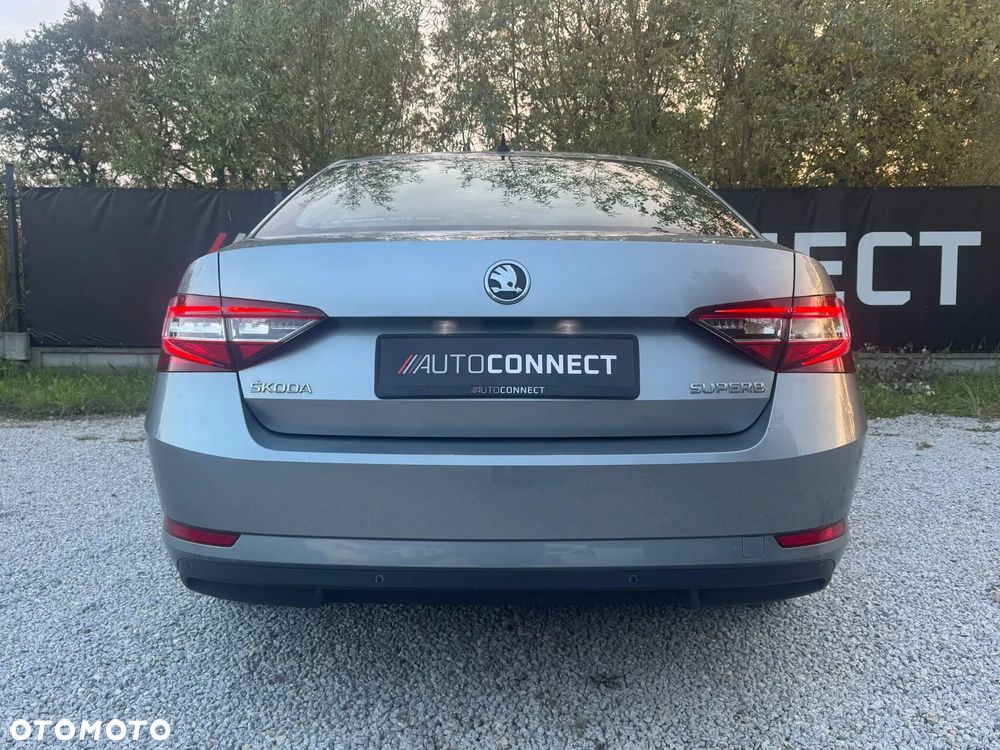 Skoda Superb 2019 photo 4