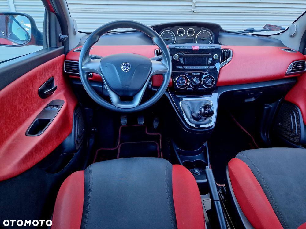 Lancia Ypsilon 1.2 8V Black&Red S&S - 25