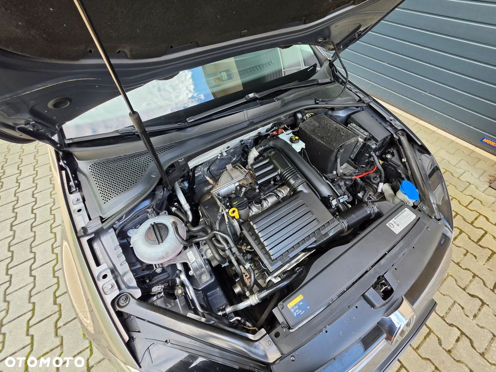 Volkswagen Golf - 33