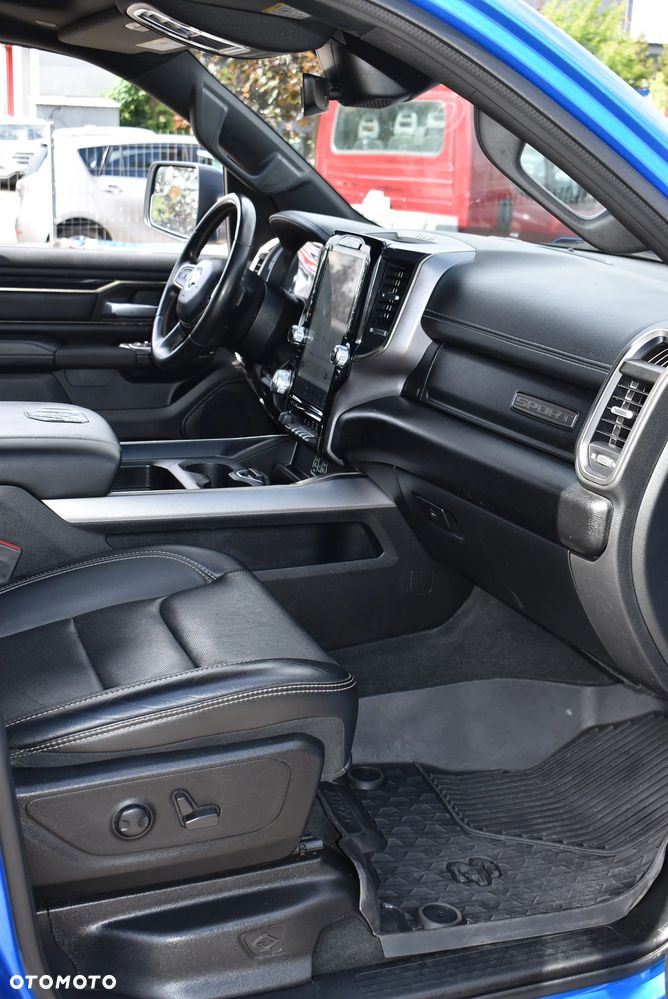 RAM 1500 Crew Cab Sport - 25