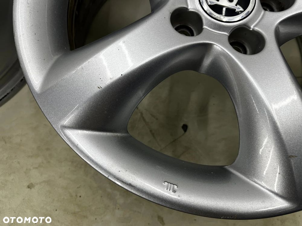 Felgi aluminiowe Skoda Fabia 2 II Roomster Praktik Ibiza Polo Fox 07-14r. r15 cali 6jx15 ET43 5x100 - 22