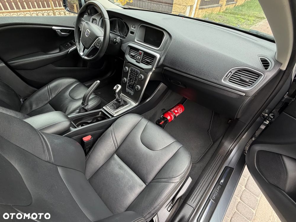 Volvo V40 D3 Summum - 26