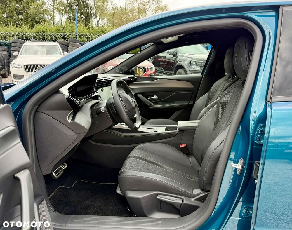 Peugeot 408 1.6 Plug-In Hybrid 225 GT EAT8 - 9