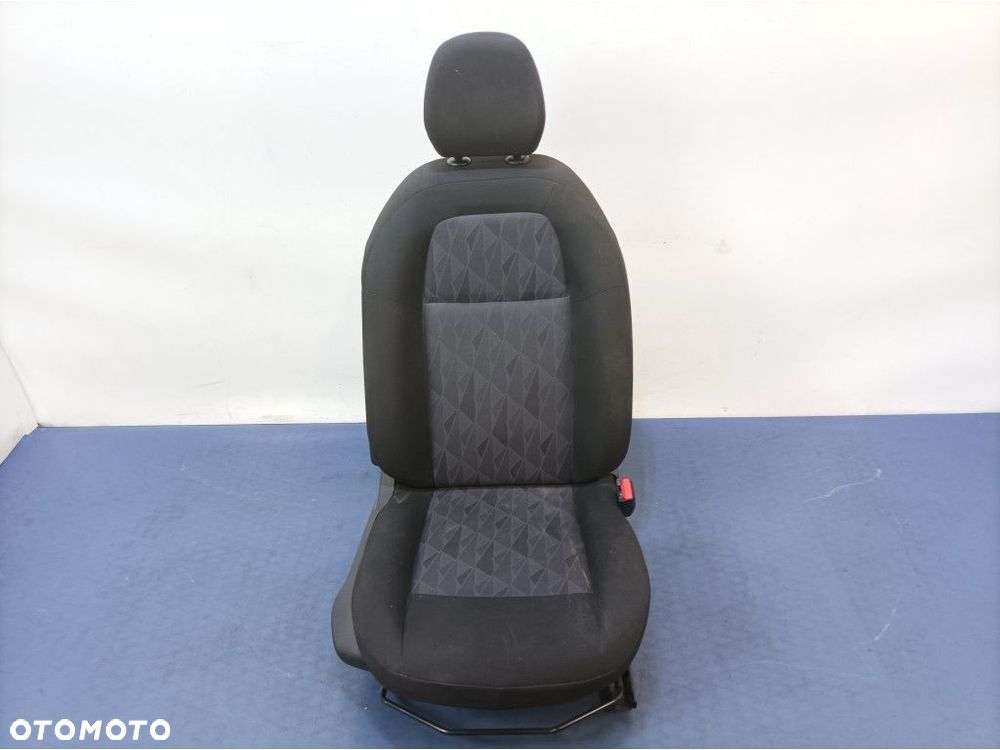 CITROEN C-ELYSEE II FOTEL PASAŻERA. - 1