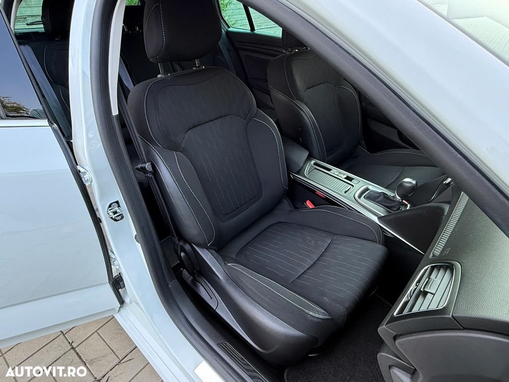 Renault Megane TCe 140 GPF EDC LIMITED - 8