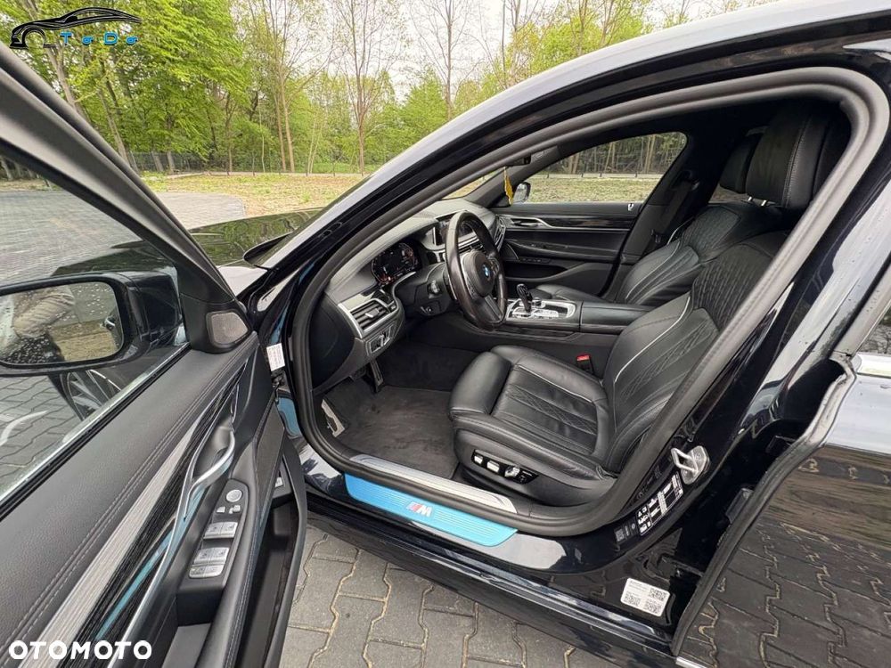 BMW Seria 7 750i xDrive - 23