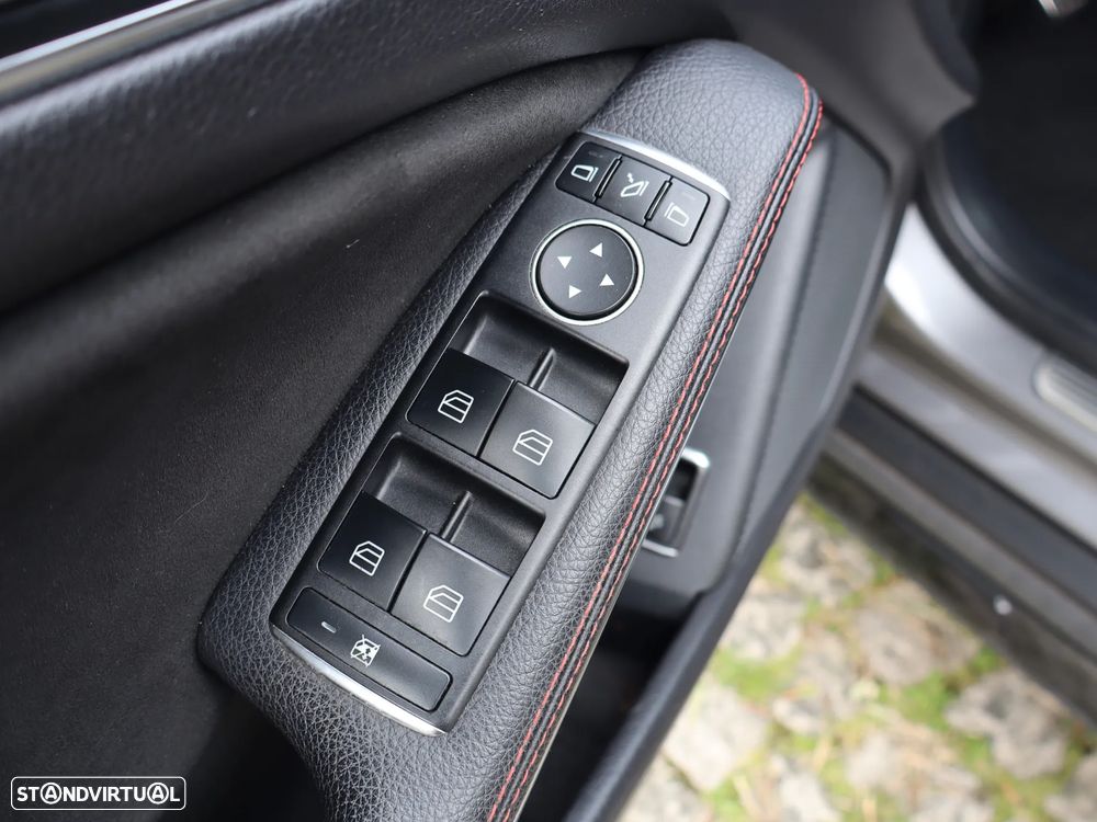 Mercedes-Benz GLA 180 d AMG Line - 24