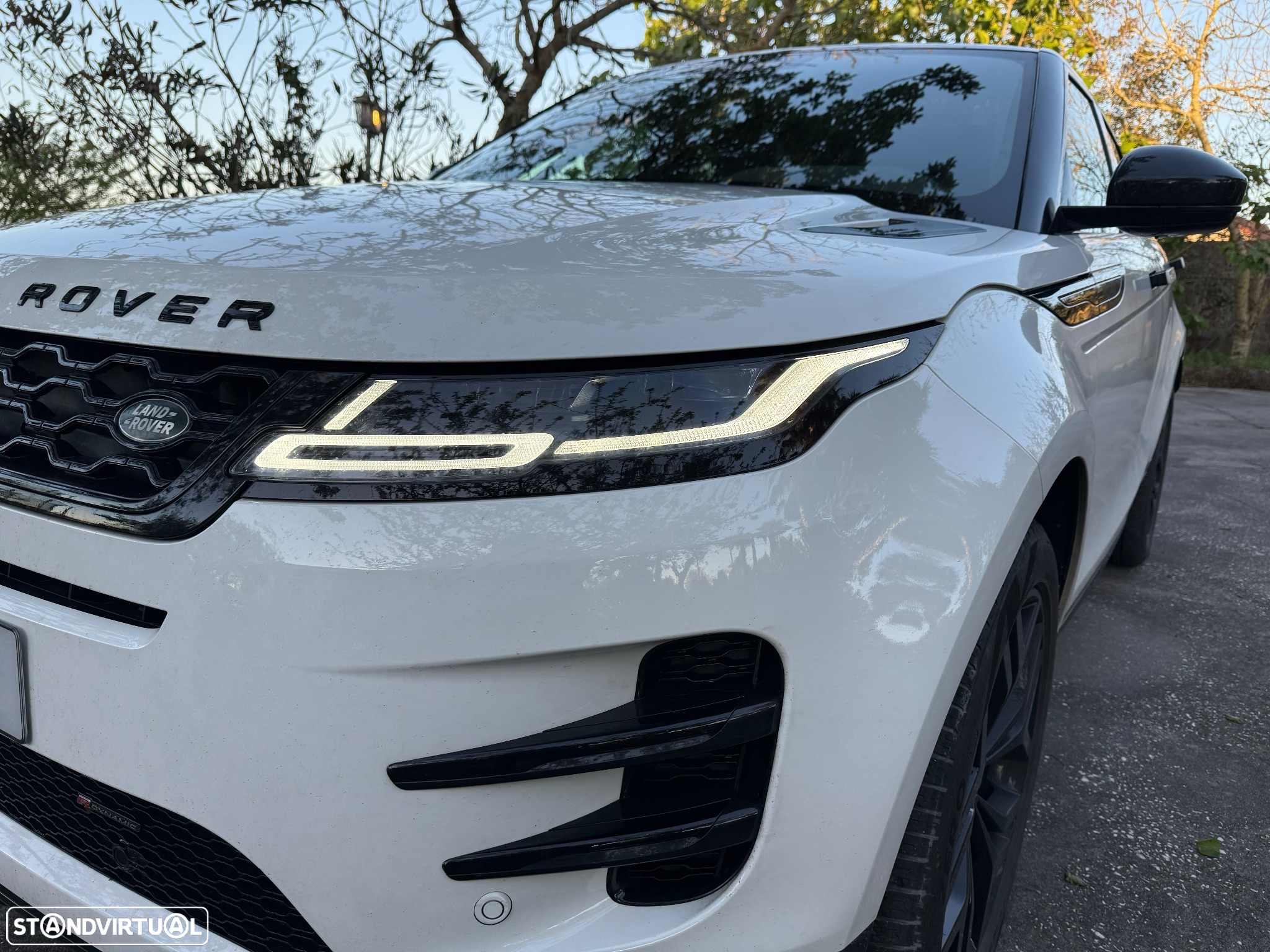 Land Rover Range Rover Evoque 1.5 P300e AWD R-Dynamic HSE Auto - 2