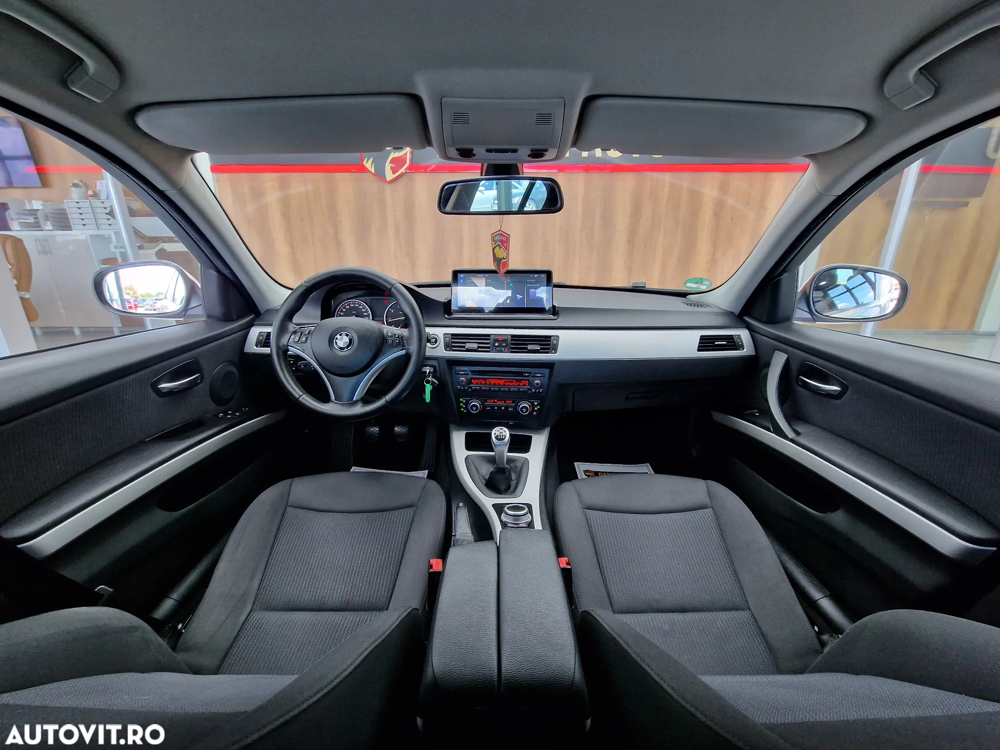 BMW Seria 3 318i - 8