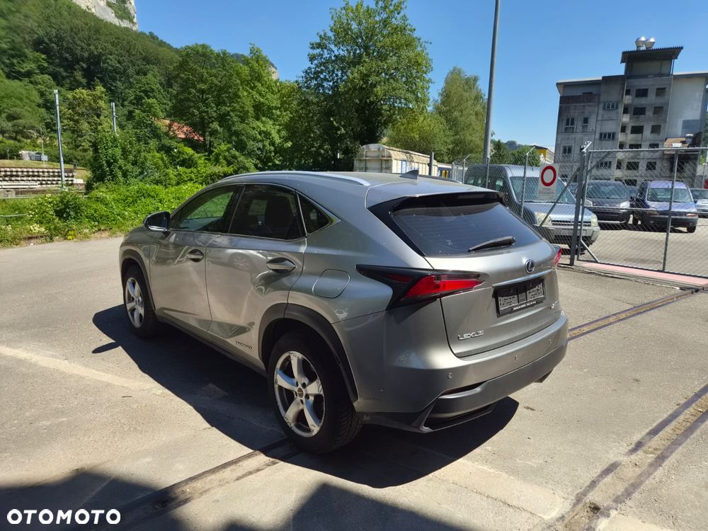 Lexus NX 300h - 3