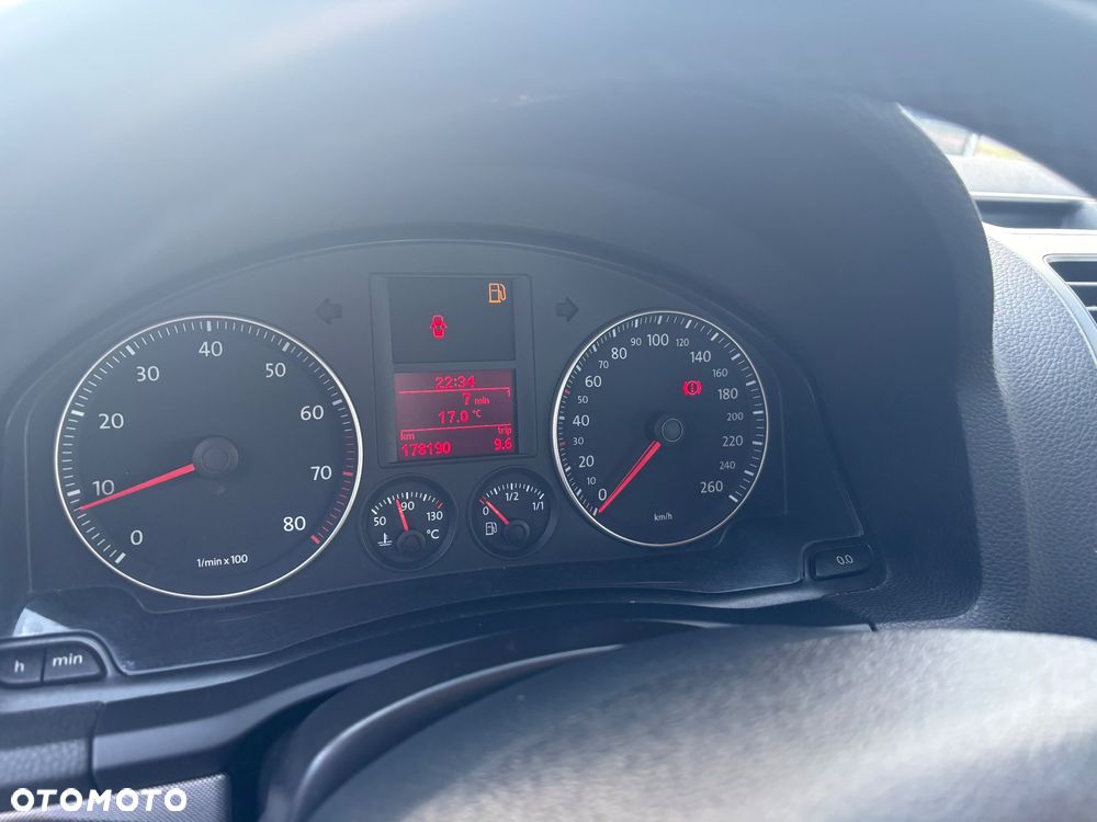Volkswagen Golf 1.6 FSI Trendline - 8