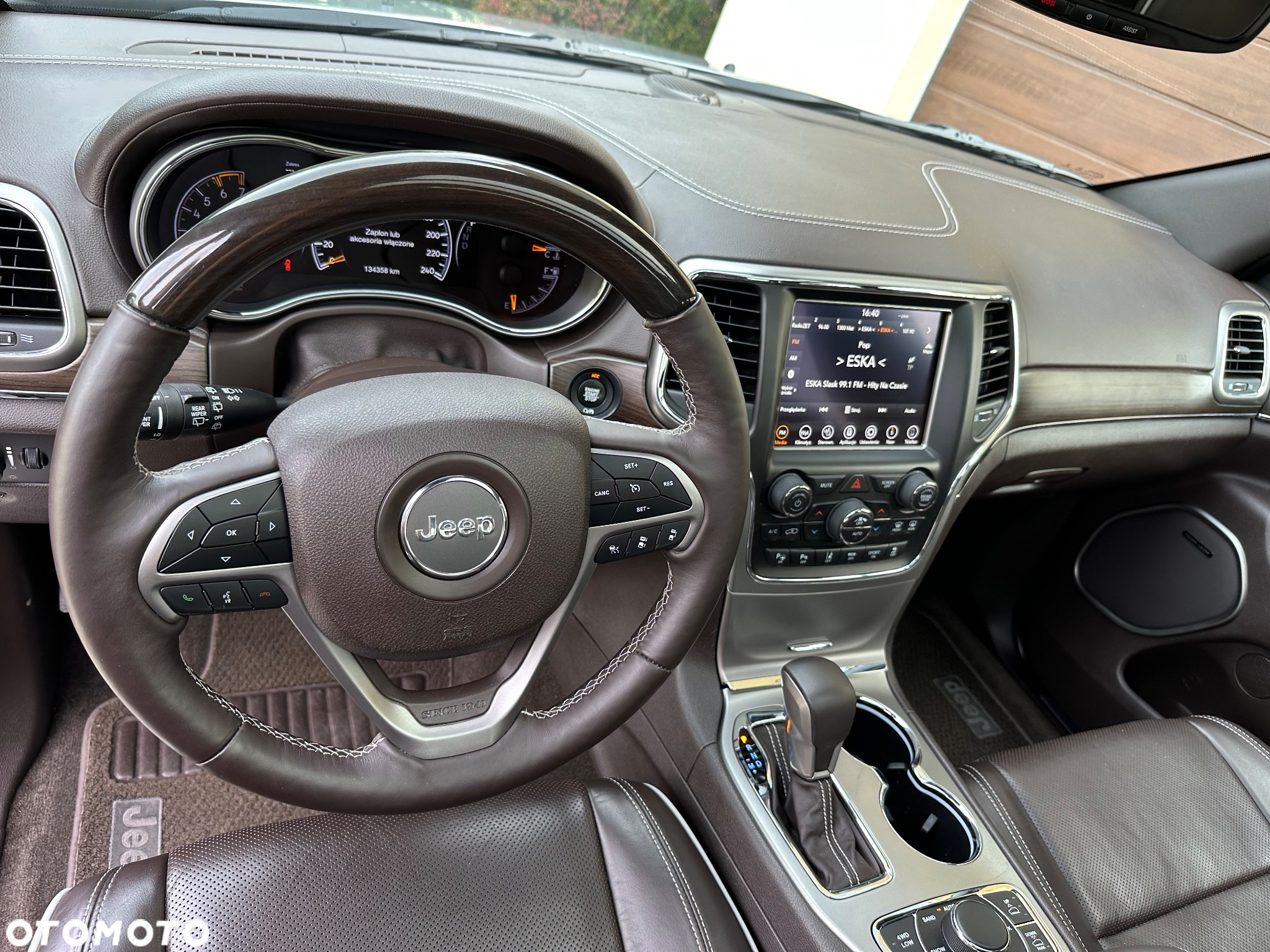 Jeep Grand Cherokee 5.7 V8 HEMI Overland - 28