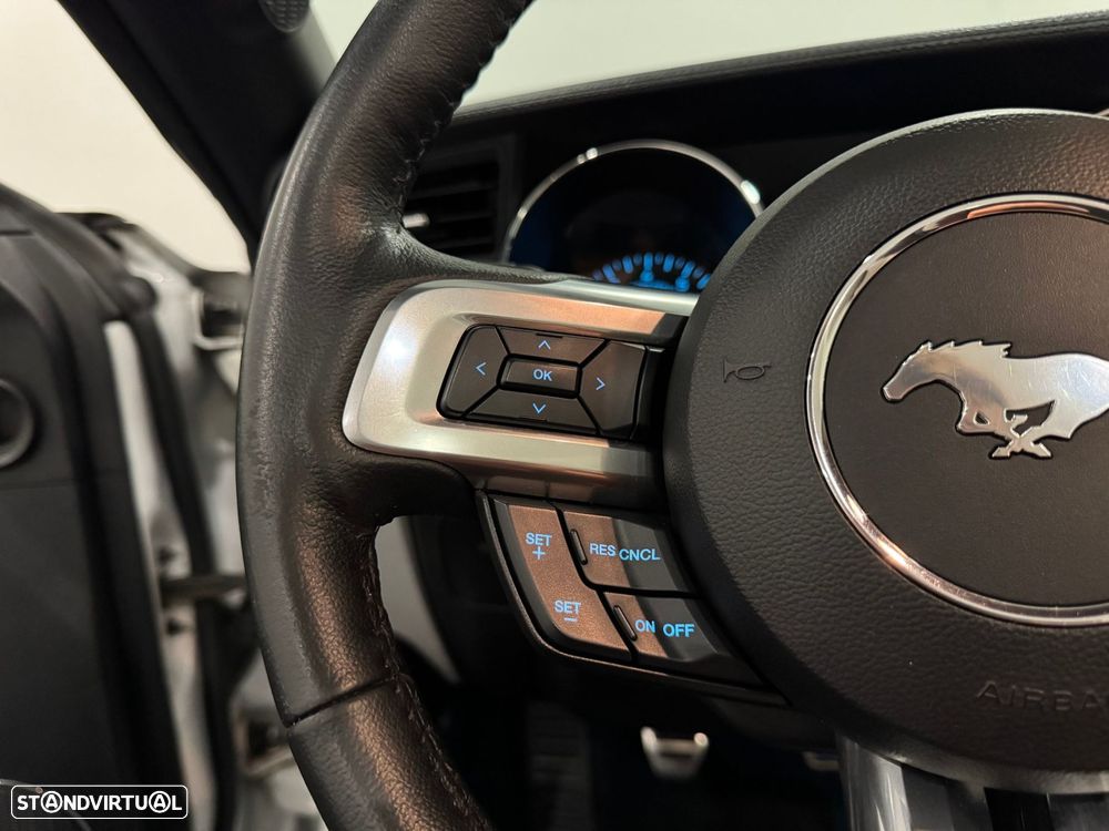 Ford Mustang 2.3i EcoBoost - 52