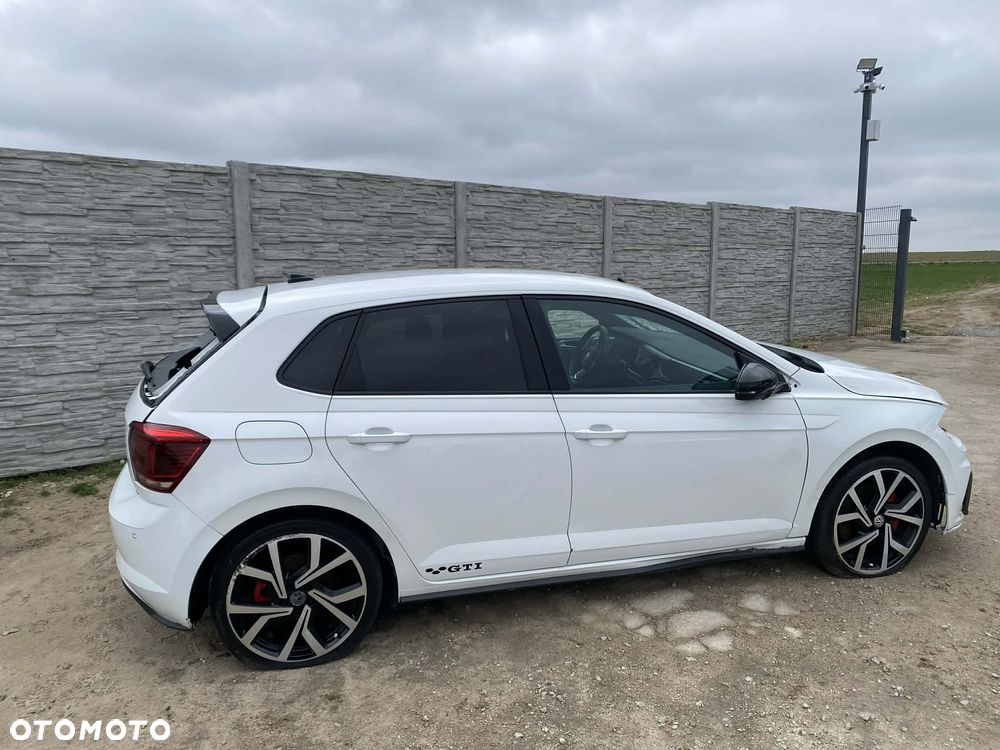 Volkswagen Polo 2.0 TSI DSG GTI - 2
