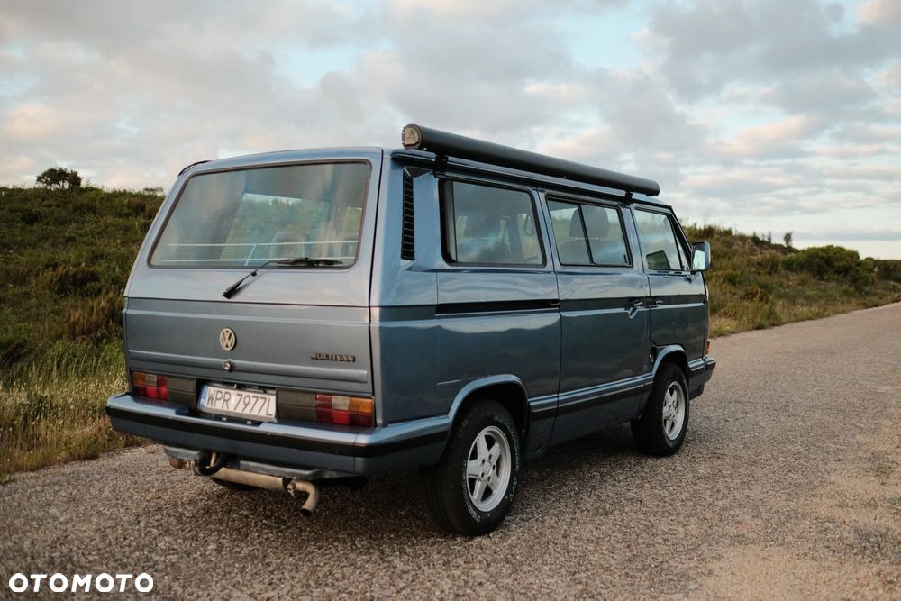 Volkswagen Multivan - 12