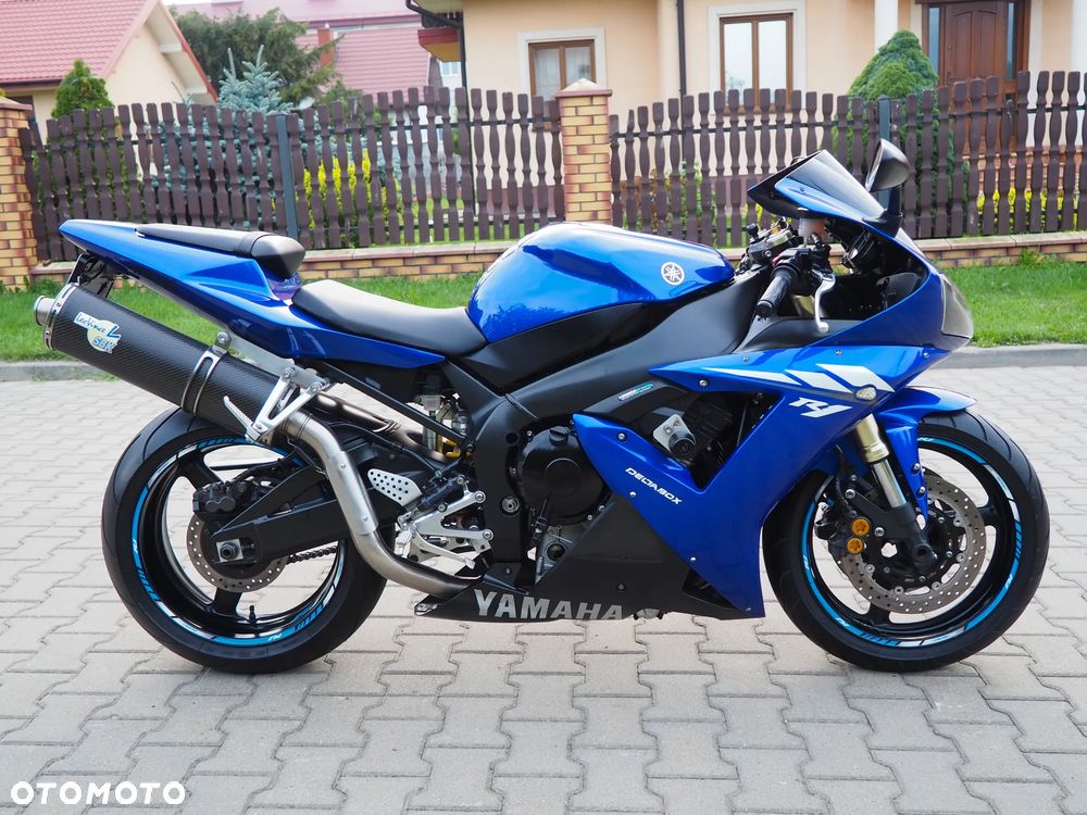 Yamaha R1 - 13