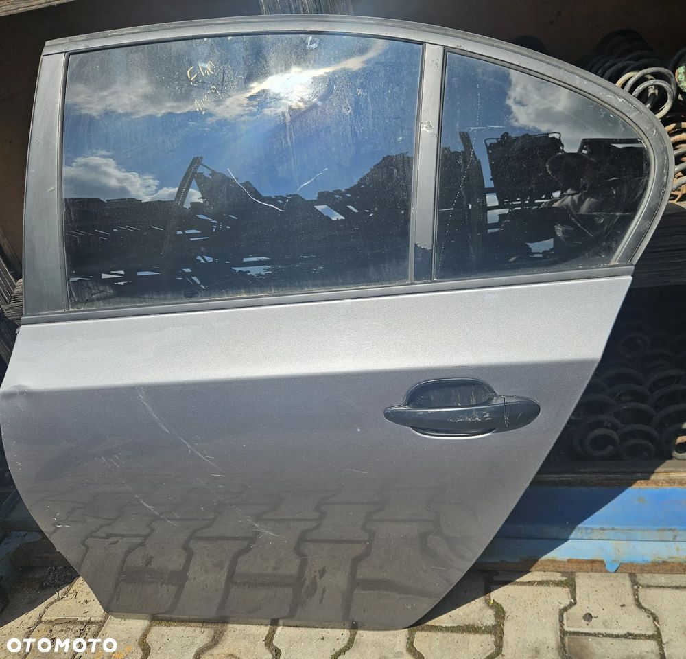 BMW  E60 5 drzwi tył tylne  prawe lewe - 3