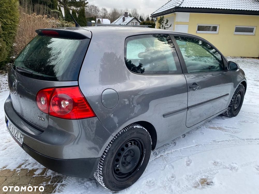 Volkswagen Golf 1.9 TDI Trendline DSG - 2