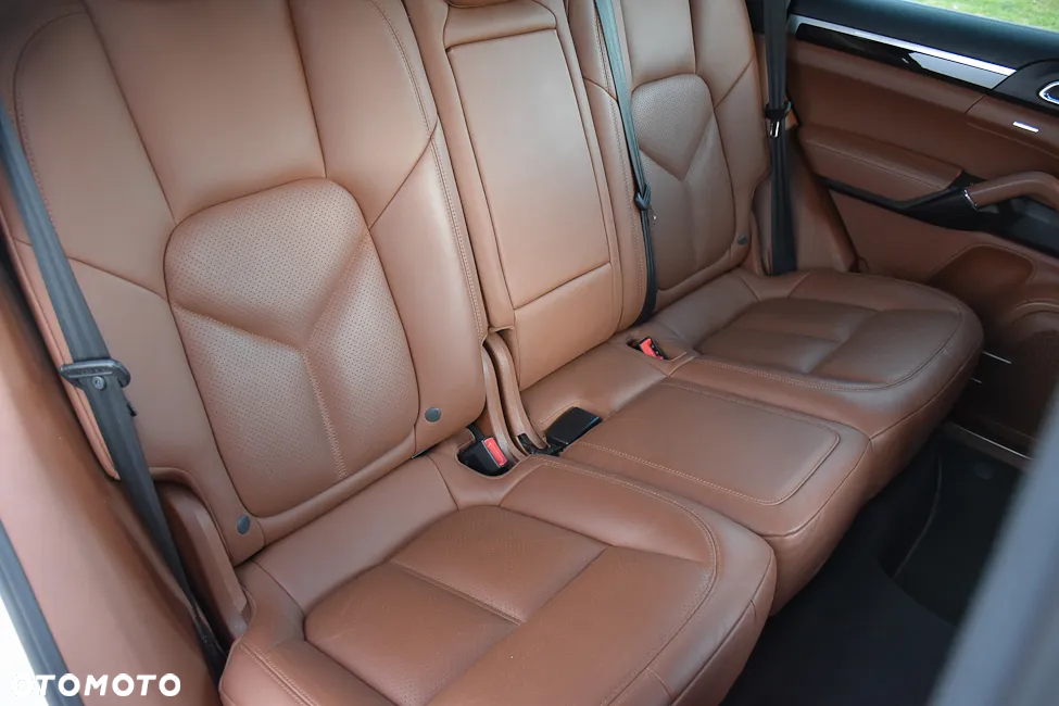 Porsche Cayenne Diesel Platinum Edition - 34