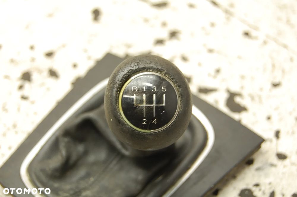 MIESZEK ZMIANY BIEGÓW 8P0863279 AUDI A3 8P 5 BIEGÓW 8P0864261B 8P0864261 - 13