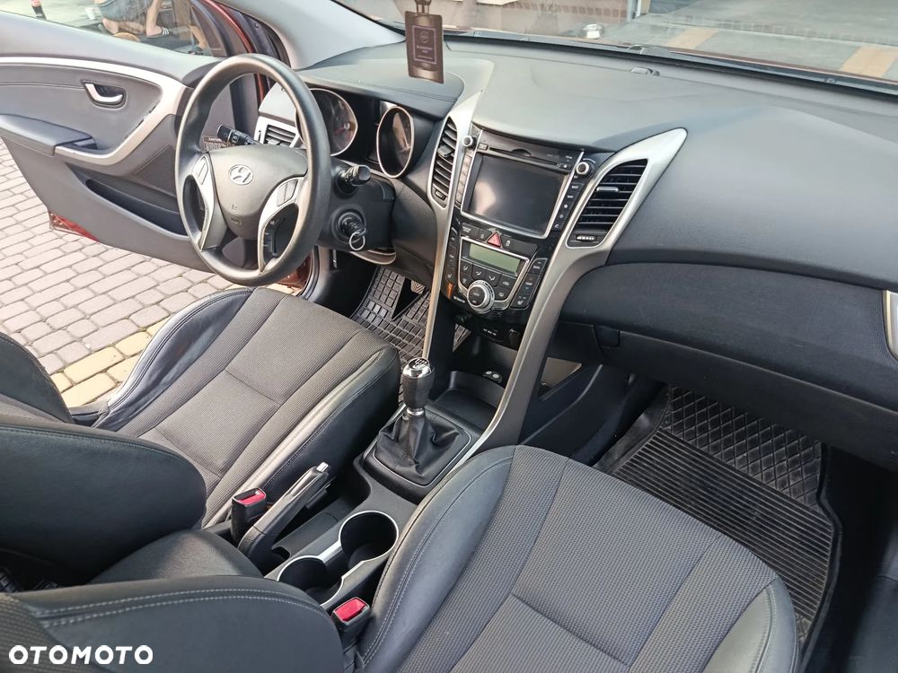 Hyundai i30 1.4 CRDi Premium - 14
