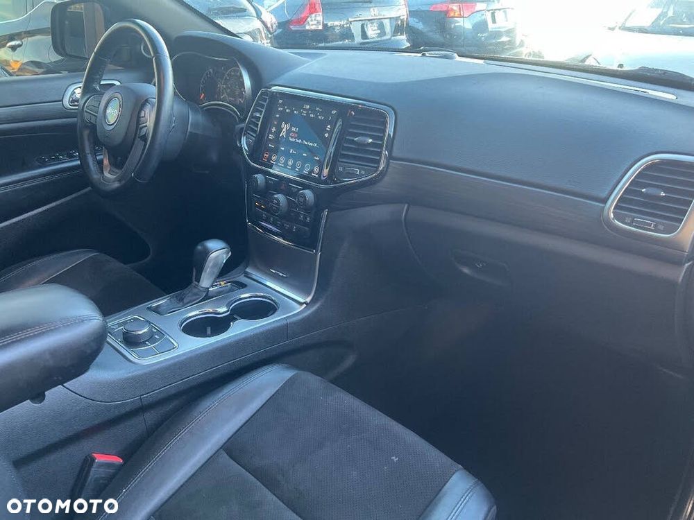Jeep Grand Cherokee - 14