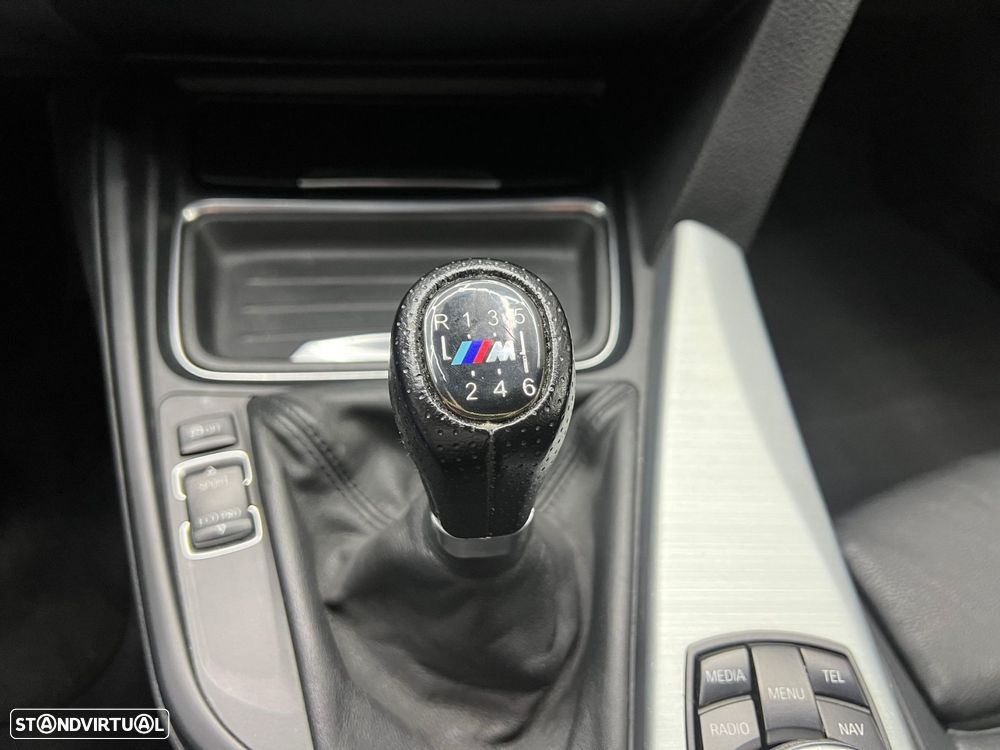 BMW 320 d Touring Pack M - 35
