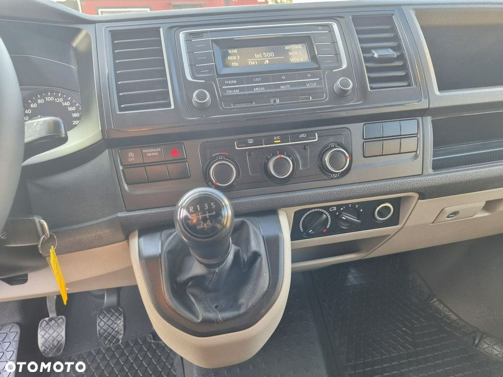 Volkswagen Transporter - 18
