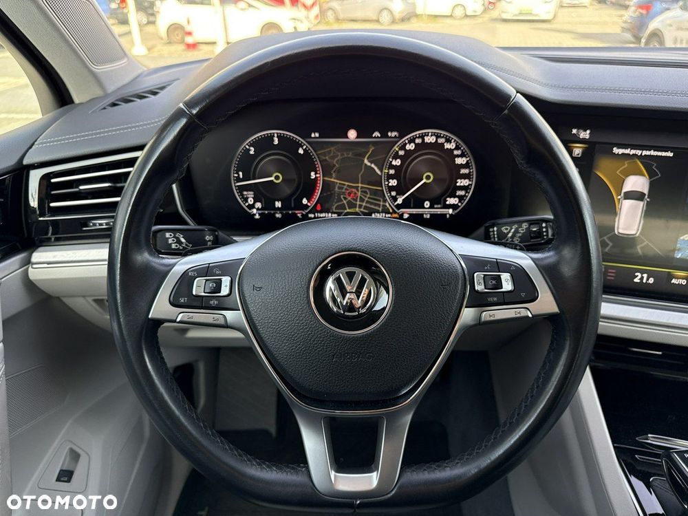 Volkswagen Touareg - 16