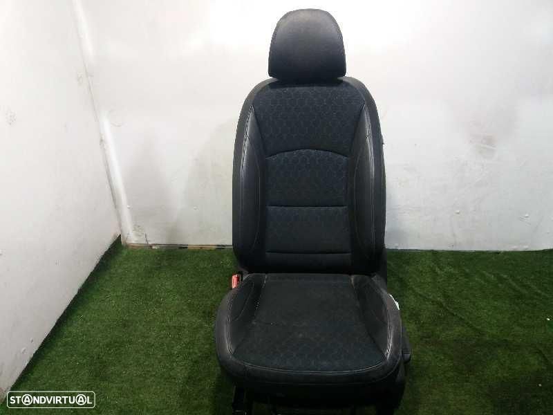 BANCO FRENTE ESQUERDO SSANGYONG TIVOLI - 1