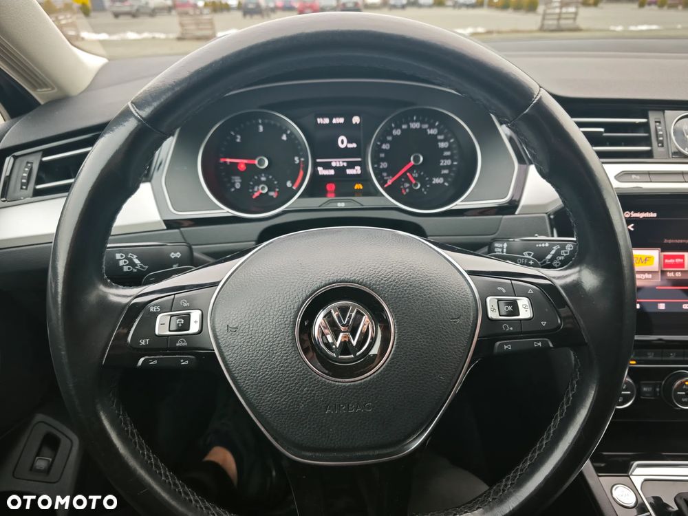 Volkswagen Passat 2.0 TDI SCR (BlueMotion Technology) DSG Highline - 17