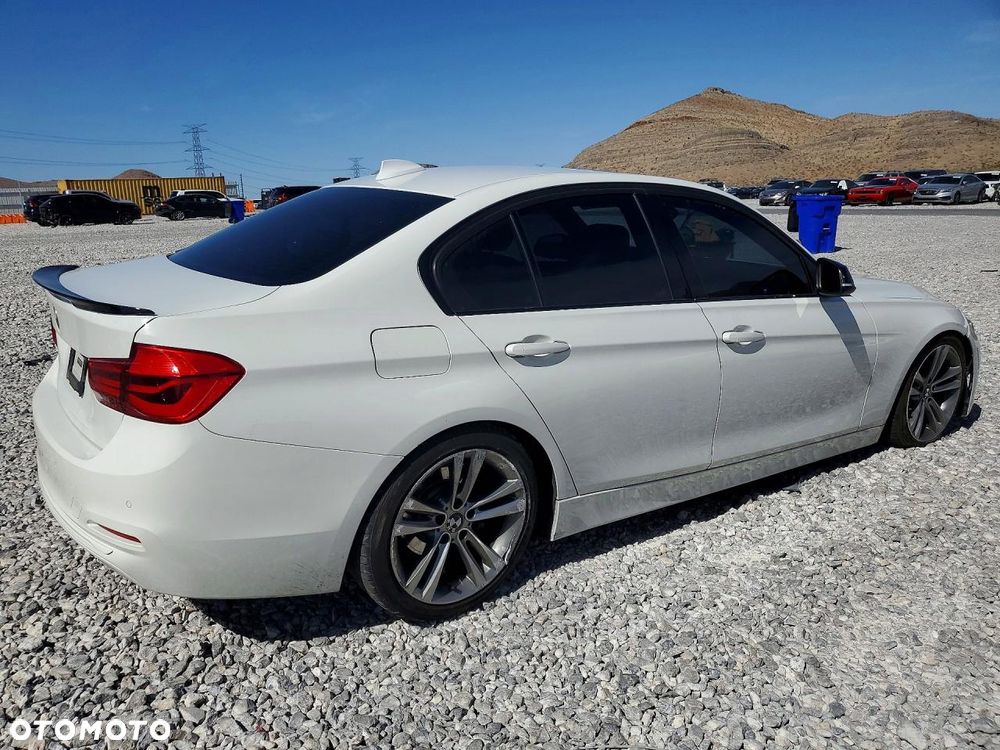 BMW Seria 3 330i xDrive Edition M Sport Shadow - 3