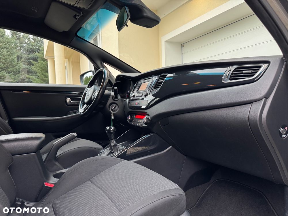 Kia Carens 1.7 CRDi L DCT - 28