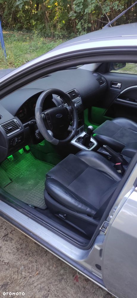 Ford Mondeo 1.8 Silver X - 17