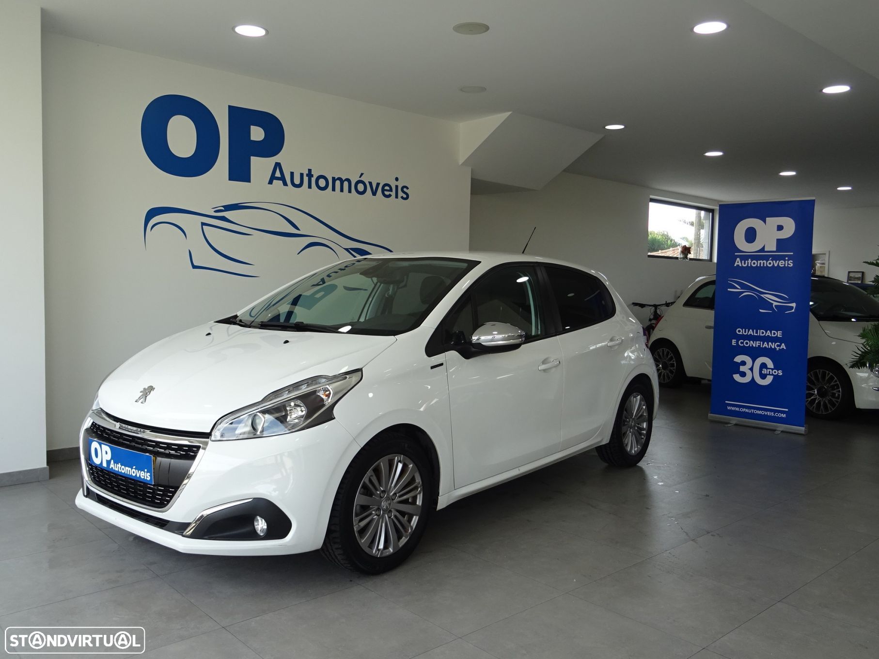 Peugeot 208 1.5 BlueHDi Signature - 1