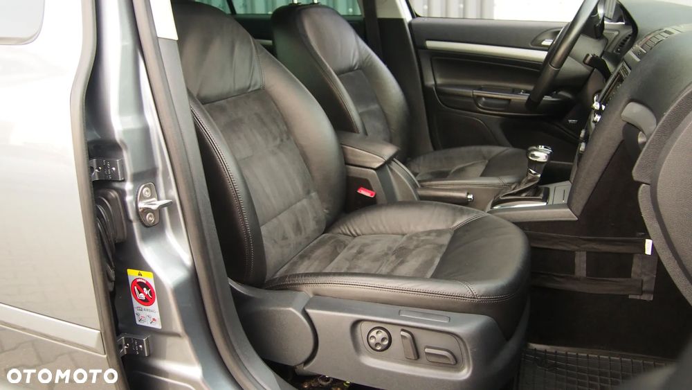 Skoda Octavia Combi 2.0 TDI DPF 4x4 DSG Elegance - 6