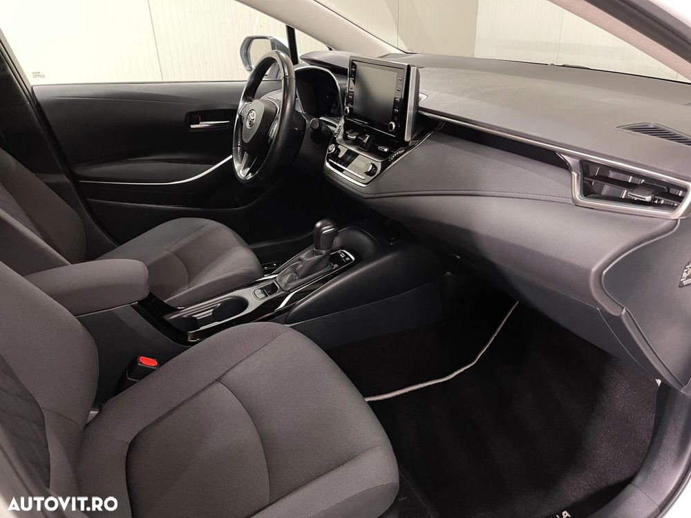 Toyota Corolla Sedan 1.8 HSD Business - 10