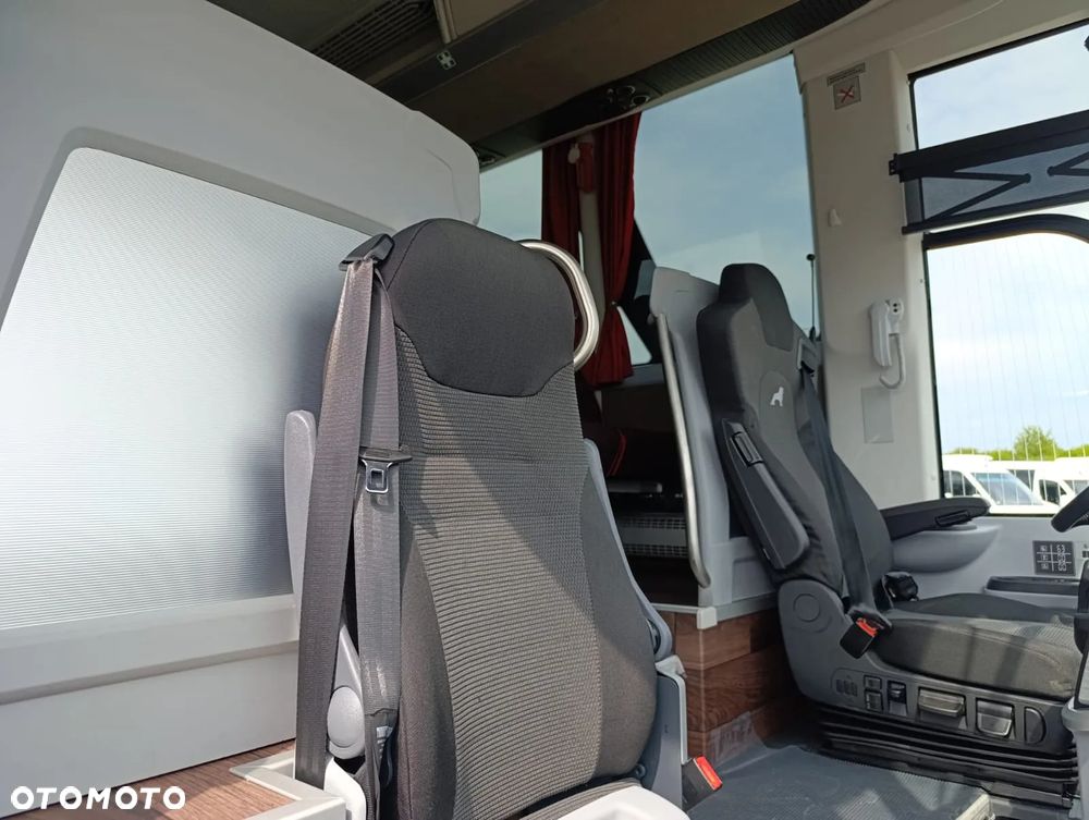 MAN Lions Coach - 14