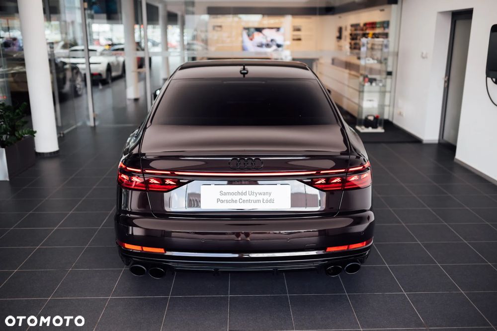 Audi S8 - 15