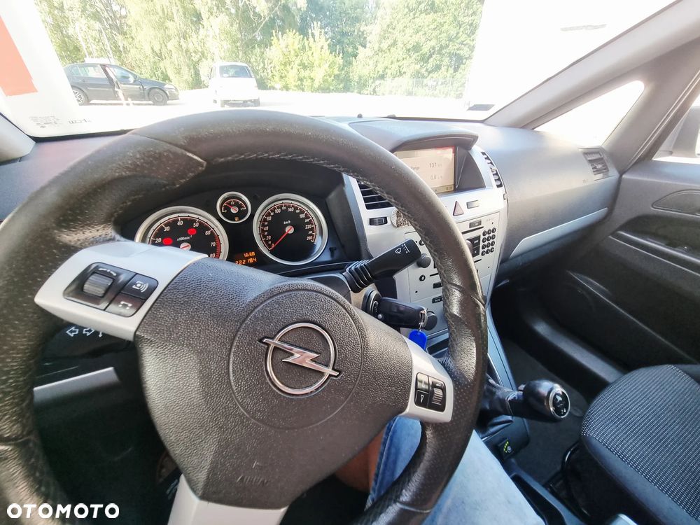 Opel Zafira 1.8 Cosmo - 38