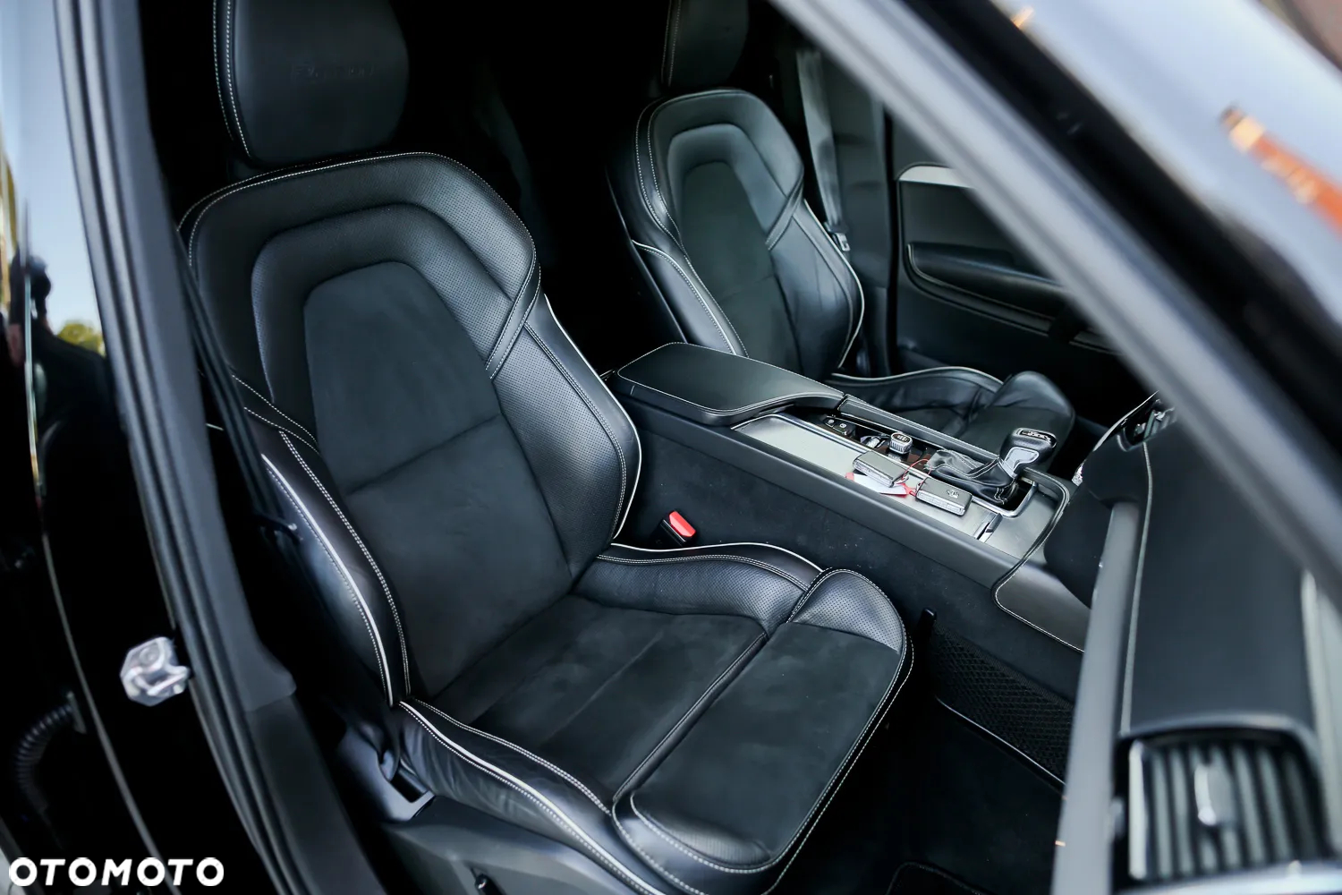 Volvo XC 90 D5 AWD Geartronic RDesign - 25