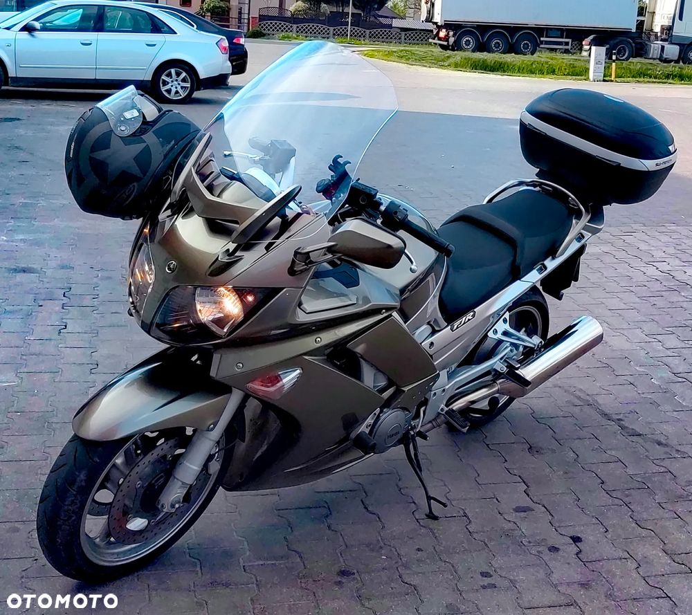 Yamaha FJR - 2