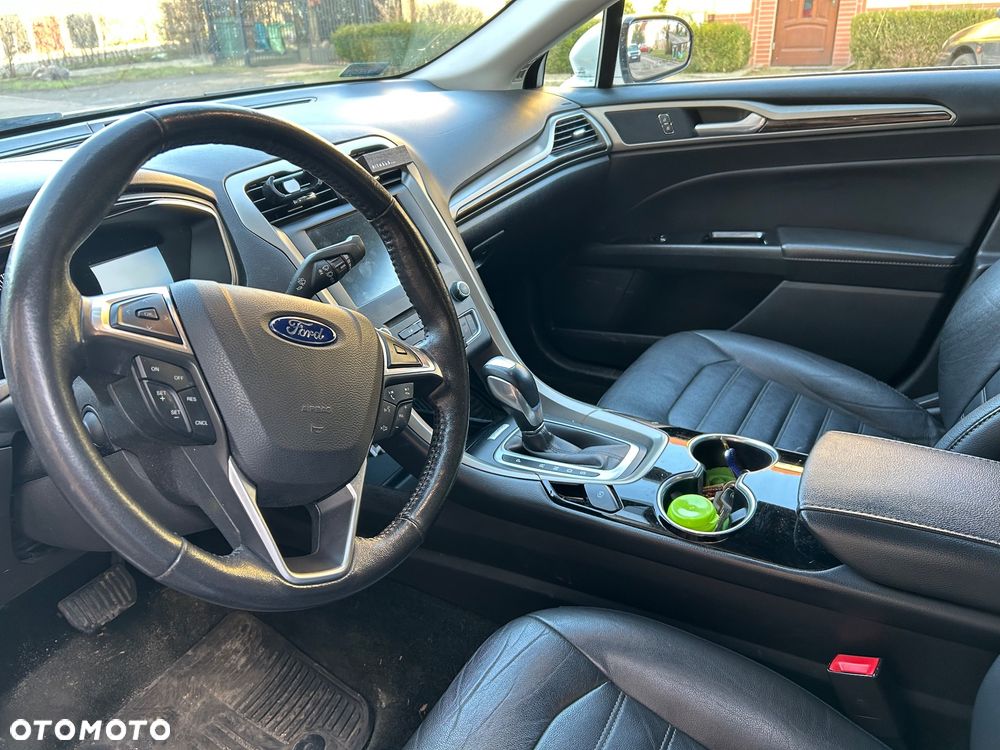 Ford Fusion 2.0 EcoBoost Titanium - 11