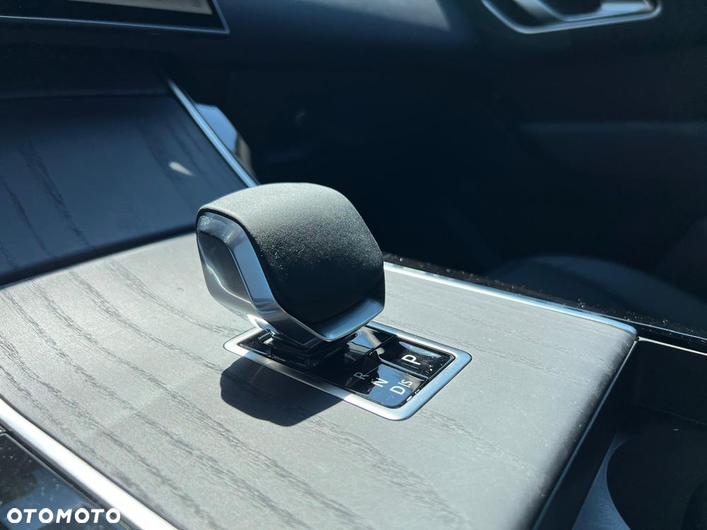 Land Rover Range Rover Velar 2.0 D200 mHEV Dynamic SE - 12