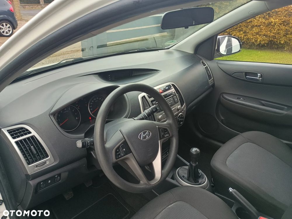 Hyundai i20 1.2 Trend - 21