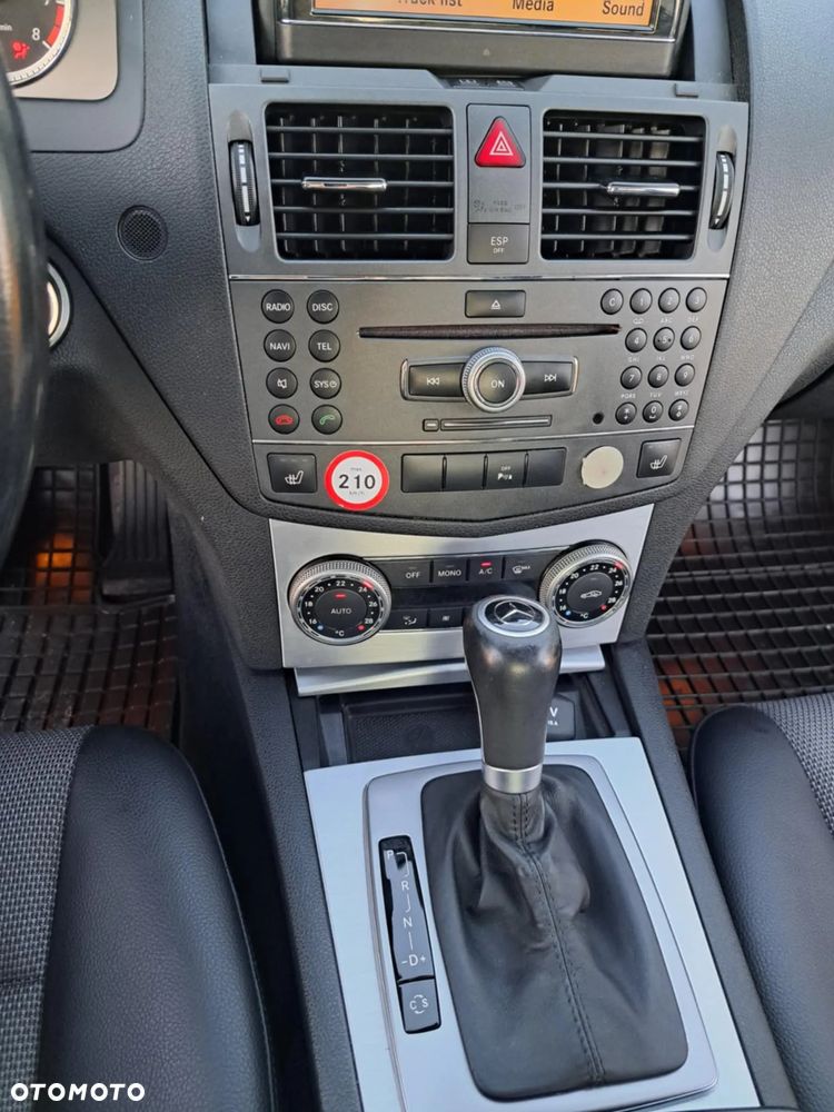 Mercedes-Benz Klasa C 200 T CGI Automatik BlueEFFICIENCY Elegance - 12