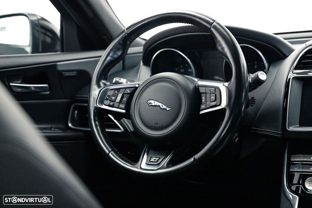 Jaguar XE 2.0 D R-Sport Aut. - 26