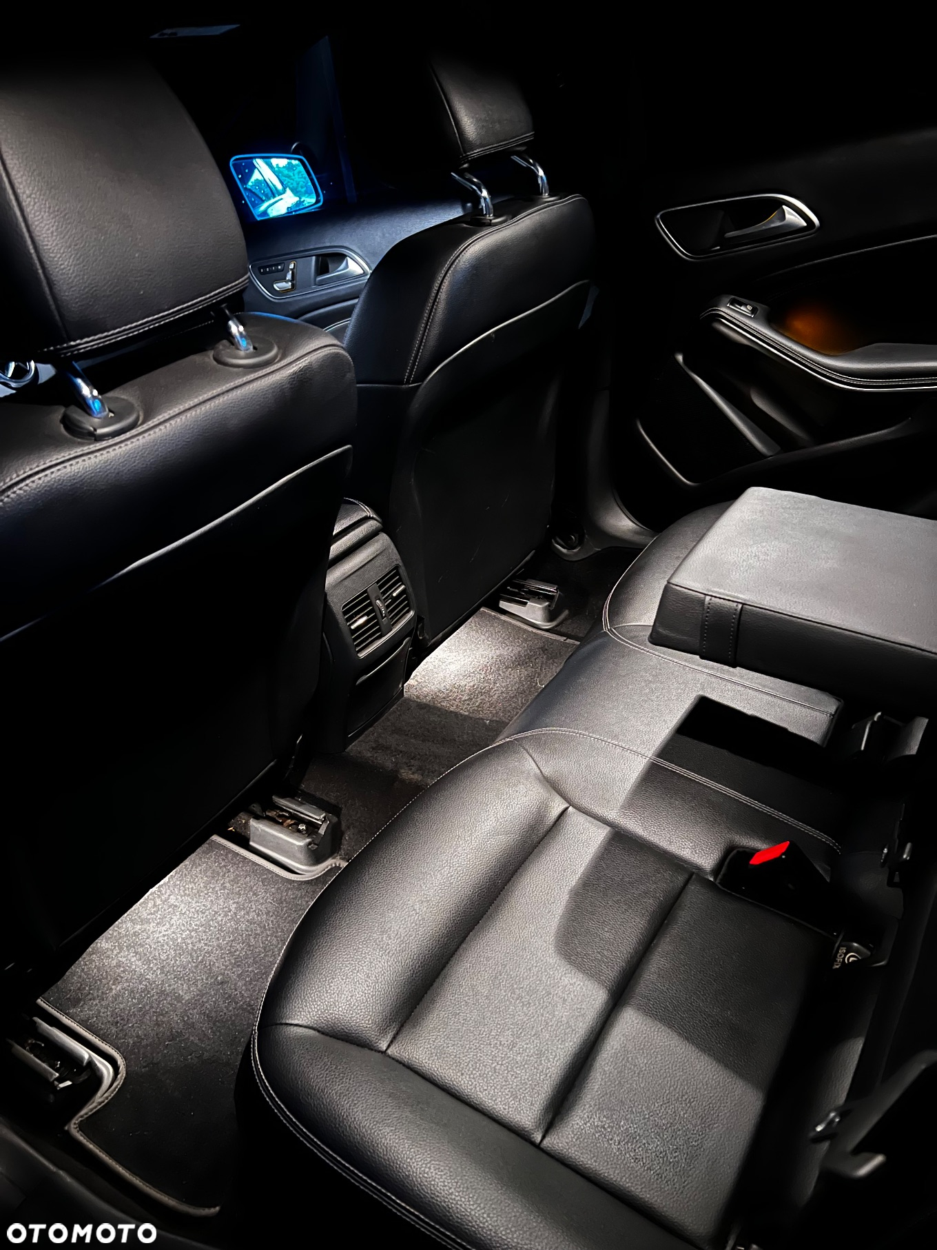 Mercedes-Benz GLA 250 4Matic 7G-DCT UrbanStyle Edition - 30