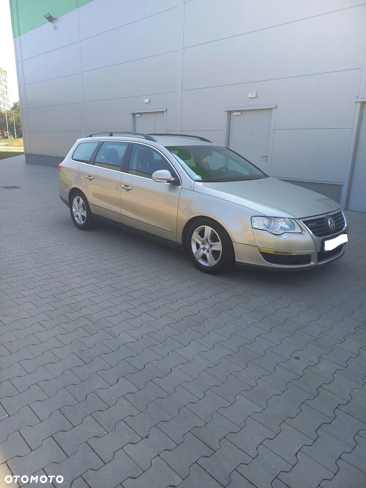 Volkswagen Passat 1.9 TDI DPF BlueMotion - 9